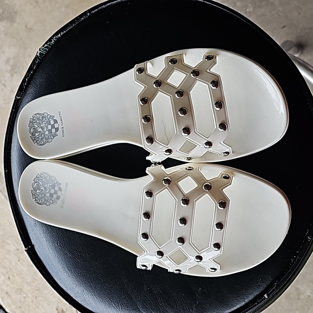 VINCE CAMUTO Carron Studded Slip-on Sandals